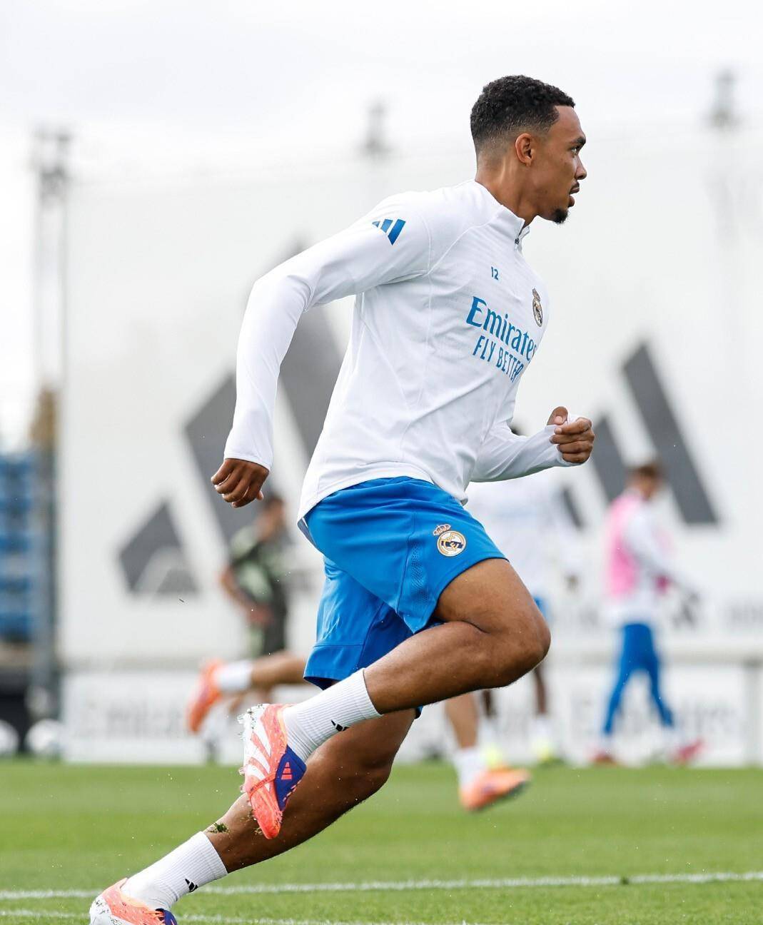 关于尤文图斯训练开放日，今晚门线救险引欢呼，NBA总决赛在即，心理建设被强调的信息