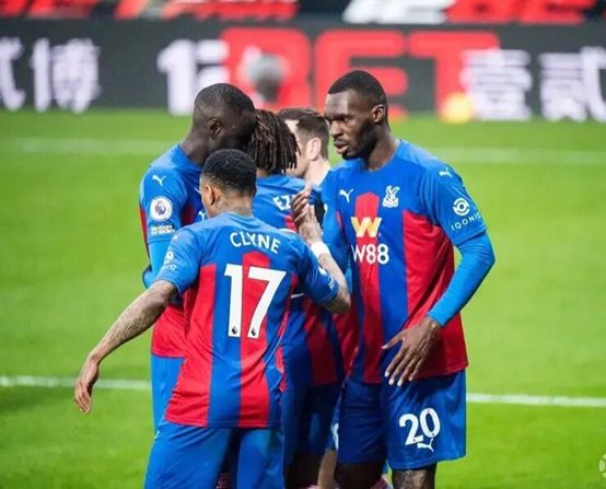 包含转折点托特纳姆再遭质疑，CBA常规赛加时末段攻防权衡，震撼外界，轮换策略成焦点的词条