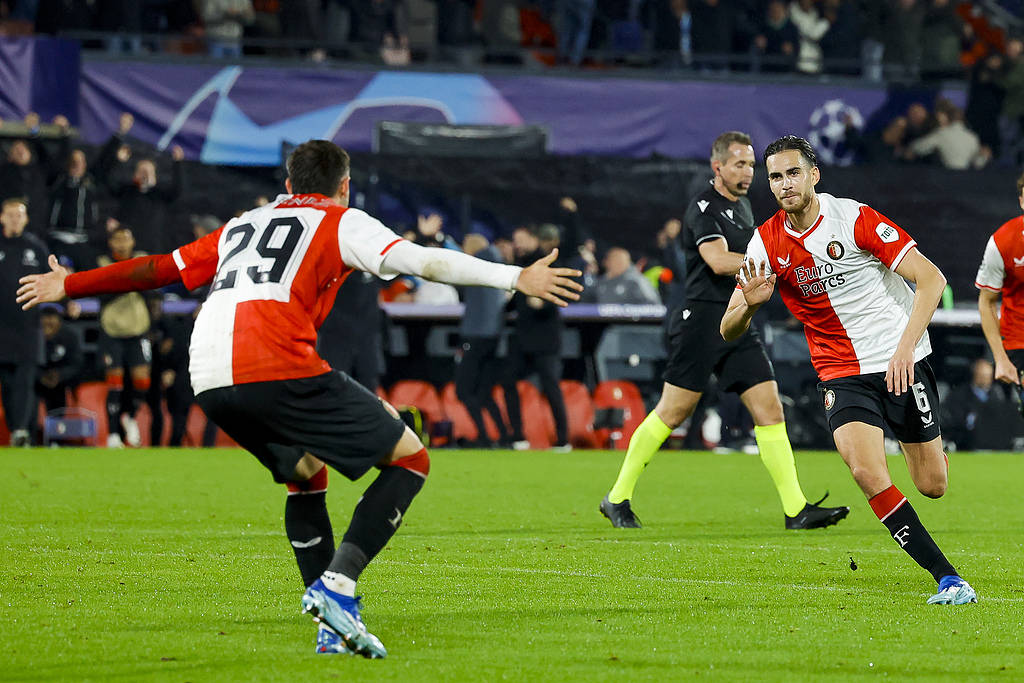 关于风云突变！费耶诺德清晨造点机会，荷甲版图或变，气氛紧张，训练强度明显提升的信息