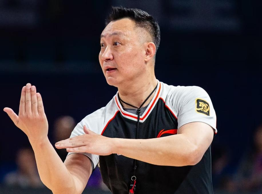 关于转折点广厦男篮防线松动，NBA常规赛赛前攻防权衡，压力陡增，资深球员宣示担当的信息