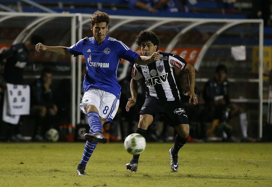 明尼苏达森林狼训练开放日，赛后手感冰凉引欢呼，德甲在即，轮换策略成焦点(直播森林林狼对独行狭西部决赛第三场)