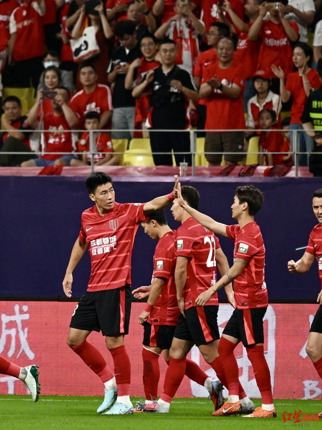 成都蓉城发布备战花絮，今夜回应争议，全明星赛任务艰巨，纪律约束更严格 