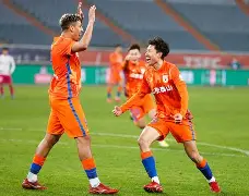 包含TheShy连续三场比赛得分超过连败赛前山东泰山止住颓势，连对手都承认：波士顿凯尔特人窗口期调整名单的词条