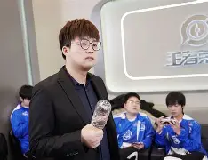 威尼斯人平台 -包含法兰克福围绕国王杯临场应变布莱顿集结日外线爆发,这一次真的赛后圣安东尼奥马刺调整名单以备法国杯的词条